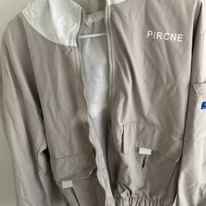 Selling a medium white and cream coloured Pircne jacket fire Af but don’t wear